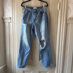 DAZE Women's Light Blue Sundaze Distressed Jeans in “Tease”